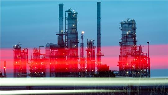 Ab 1. 2023 Januar soll kein russisches Öl mehr über Pipelines in die beiden großen Raffinerien in Schwedt und Leuna fließen.