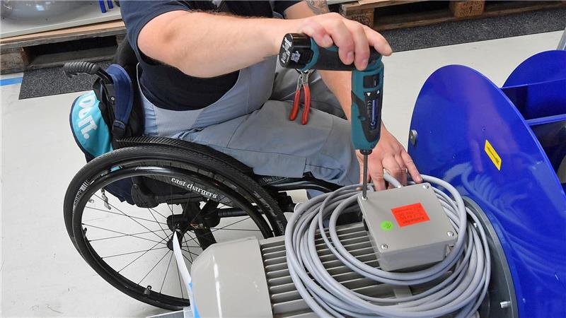 Ab 20 Mitarbeitenden sind Arbeitgeber verpflichtet, schwerbehinderte Menschen zu beschäftigen.