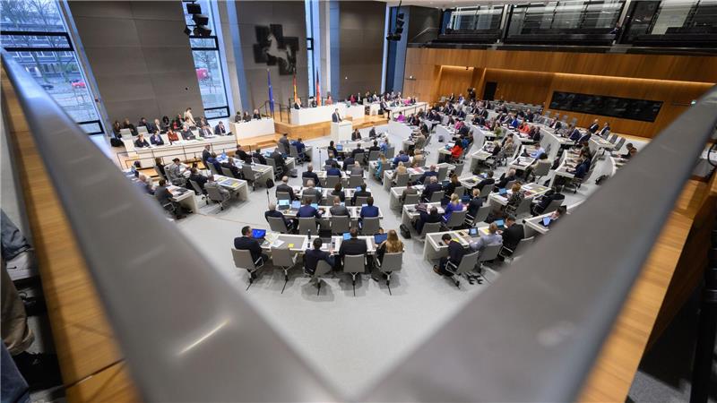 Landtag diskutiert über Zukunft der Seehäfen Ab 9 Uhr berät der Landtag. (Archivbild)