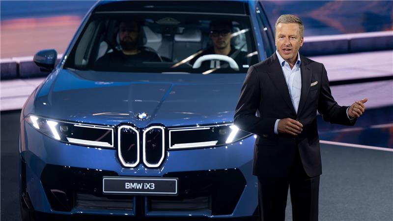 Ab Mitternacht ist nicht mehr Oliver Zipse, sondern Milan Nedeljkovic BMW-Chef. Der iX3 als erstes Modell der Neuen Klasse gehört zu seinem Vermächtnis. (Archivbild)