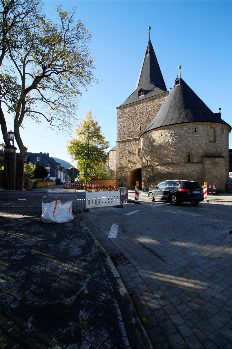 Breites Tor: Der Verkehr rollt bald wieder richtig Ab dem 29. November soll die Baustelle am Breiten Tor Geschichte sein. Foto: Epping