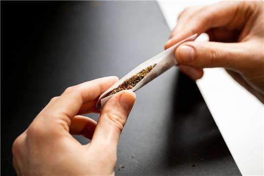 Ab heute ist es erlaubt, Cannabis zu rauchen.