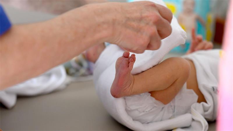 Windeln als Klimaretter? Dänen recyceln stinkenden Baby-Müll Ab mit der Windel - und dann rein in den passenden Container: Die Kopenhagener recyceln künftig auch Baby-Müll. (Symbolbild)