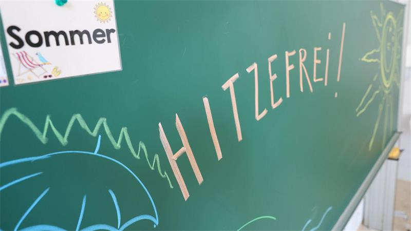 Ab wann gibt es eigentlich Hitzefrei? Das entscheiden die meisten Schulen selbst. (Symbolbild)