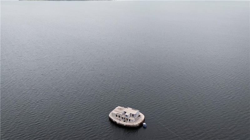 Mit Vogelkot und Rost: Mini-Insel vor Rügen wird versteigert Abgelegen und nur über den Seeweg erreichbar - was mit der Insel passiert, entscheidet der Käufer.