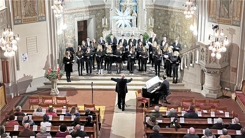 Abgesehen vom Weihnachtsoratorium ist die Lutherkirche im Dezember vor allem Bühne für junge Sänger. Hier zu sehen der Bad Harzburger Jugendchor bei einem früheren Auftritt.