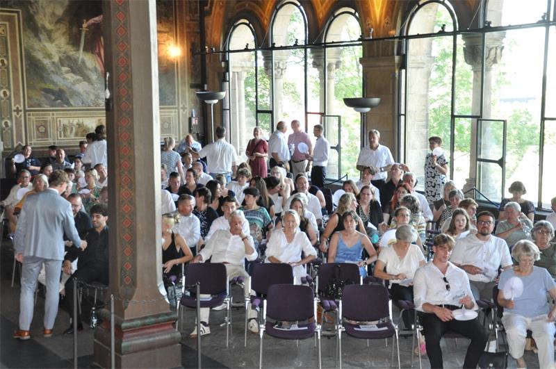 Abiturienten, Lehrer und Angehörige versammelten sich in der Goslarer Kaiserpfal...