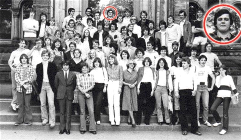 Sigmar Gabriel und der Abitur-Klau an zwei Goslarer Gymnasien Abiturjahrgang 1979 am Ratsgymnasium: Der Schüler Sigmar Gabriel steht hinten ganz oben in der Mitte. Foto: Privat