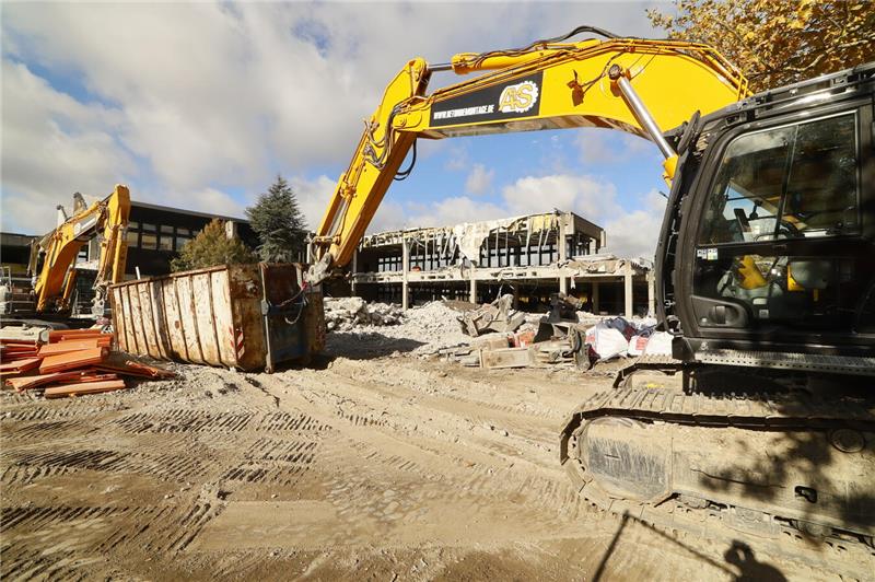 Abriss der alten Goldenen Aue