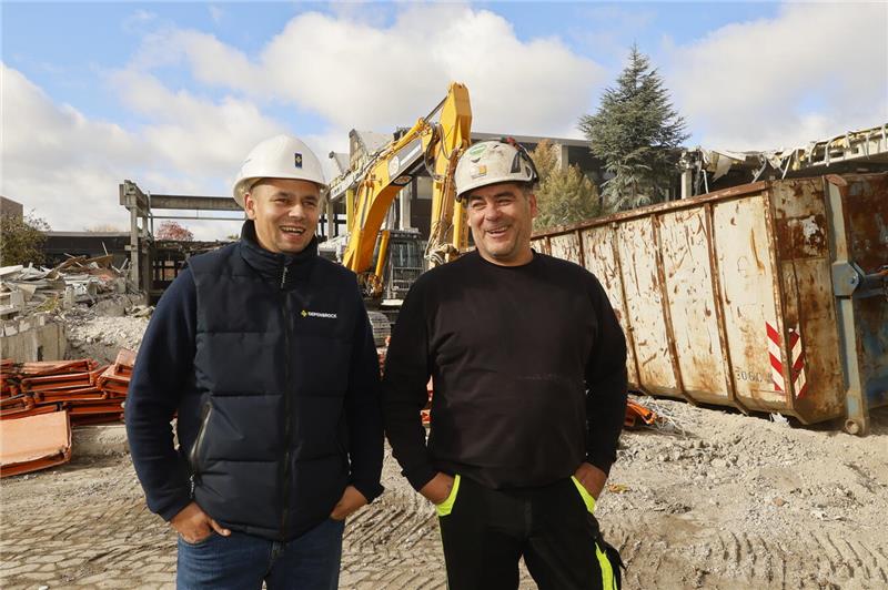 Abriss der alten Goldenen Aue