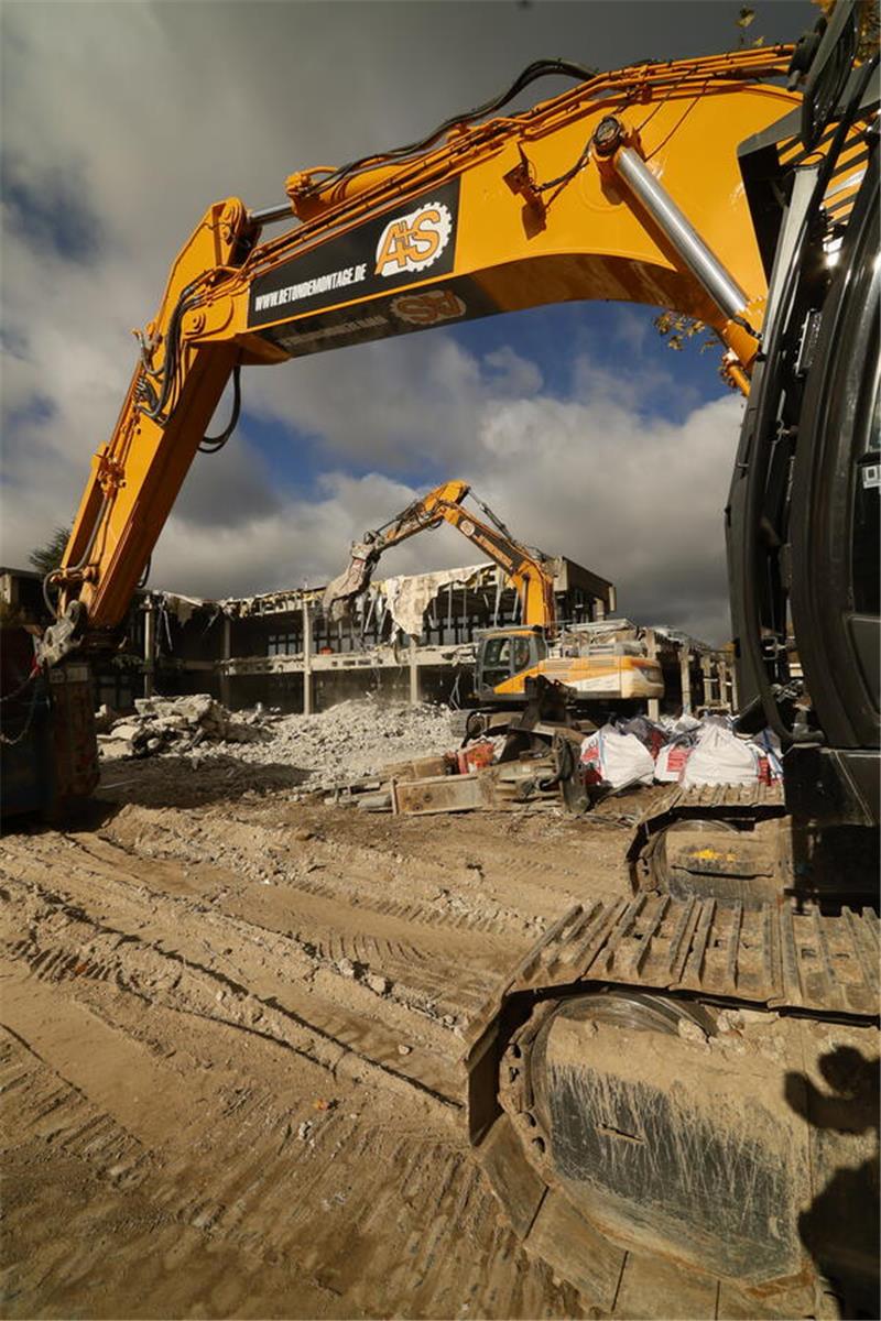 Abriss der alten Goldenen Aue