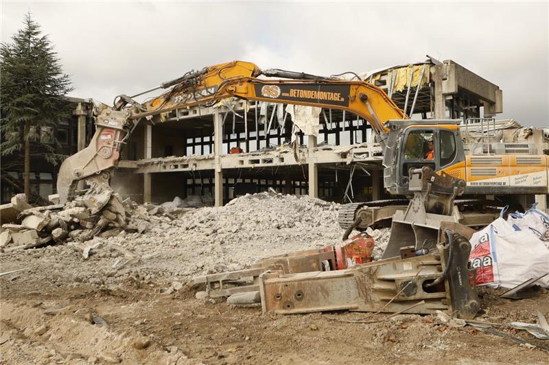 Abriss der alten Goldenen Aue