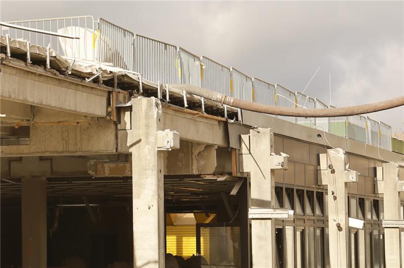 Abriss der alten Goldenen Aue