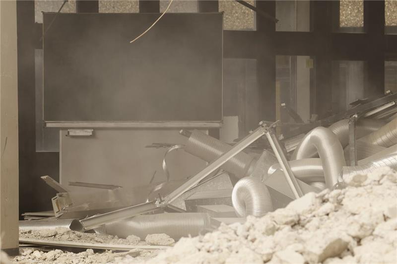 Abriss der alten Goldenen Aue