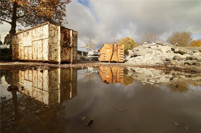 Abriss der alten Goldenen Aue