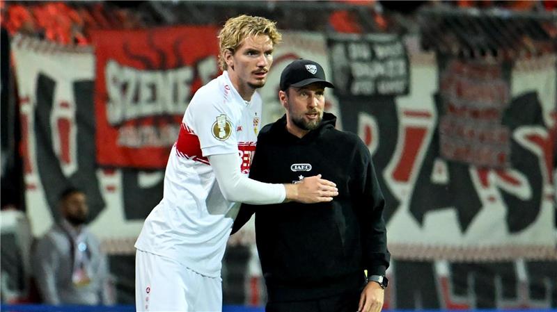 Abschied aus Stuttgart: Coach Sebastian Hoeneß muss künftig auf Nick Woltemade verzichten.