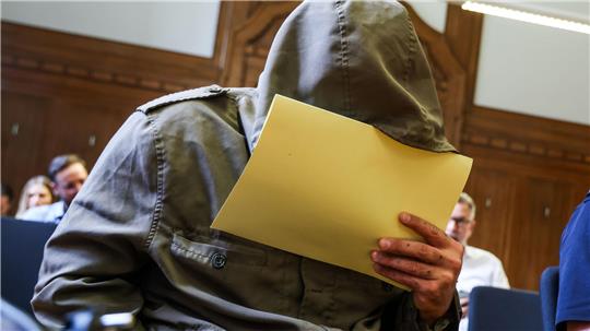 Abu Walaa, verurteilter IS-Terrorist und früherer IS-Statthalter in Deutschland, scheitert mit Klage gegen seine Ausweisung.