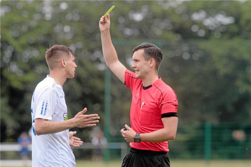 Fußballkreis gehen die Schiedsrichter aus Abwärtstrend im Fußballkreis: In dieser Saison stehen erstmals weniger als 200 Unparteiische zur Verfügung. Foto: GZ-Archiv