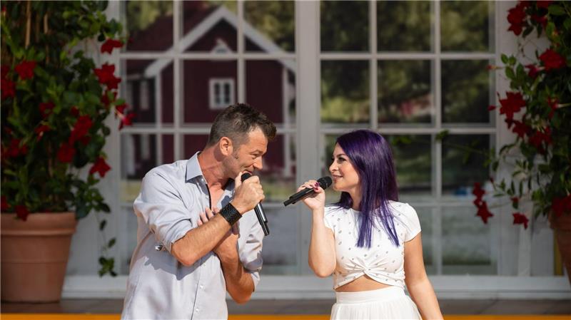 Schlagersänger Achim Petry macht bei „Promi Big Brother“ mit Achim Petry bei der ARD-Schlagersendung „Immer wieder sonntags“ im August, bald ist er bei „Promi Big Brother“ zu sehen.
