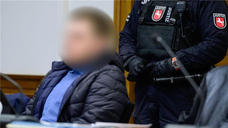 „Wertvoll gefühlt“: Geständnisse im Betonplatten-Prozess Acht Taten sollen die beiden Männer zusammen in Niedersachsen begangen haben.