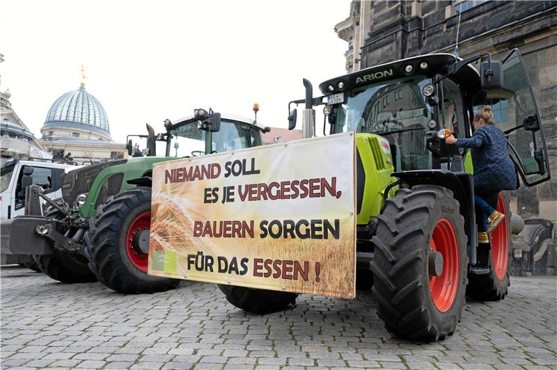 Umweltministerkonferenz: Landwirte protestieren in Goslar Ähnlich wie im August in Dresden wollen Landwirte auch während der Umweltministerkonferenz in Goslar ihre Positionen klar machen. Foto: Sebastian Kahnert/dpa