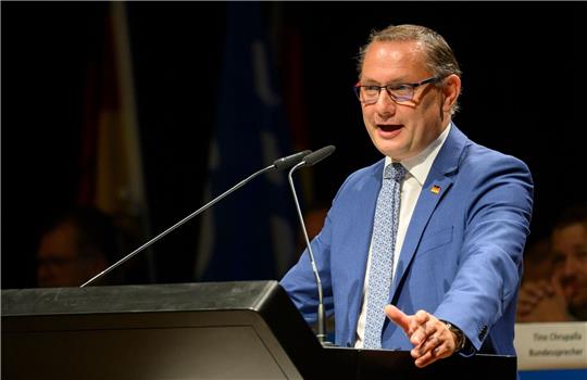 AfD-Chef Tino Chrupalla beim Landesparteitag der AfD Niedersachsen in Celle.
