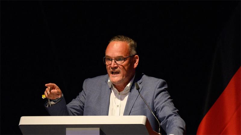 AfD-Jugend feiert Siegmund - Uneinigkeit beim Thema Euro AfD-Landeschef Martin Reichardt wettert unter großem Jubel gegen „Vater Staat“.
