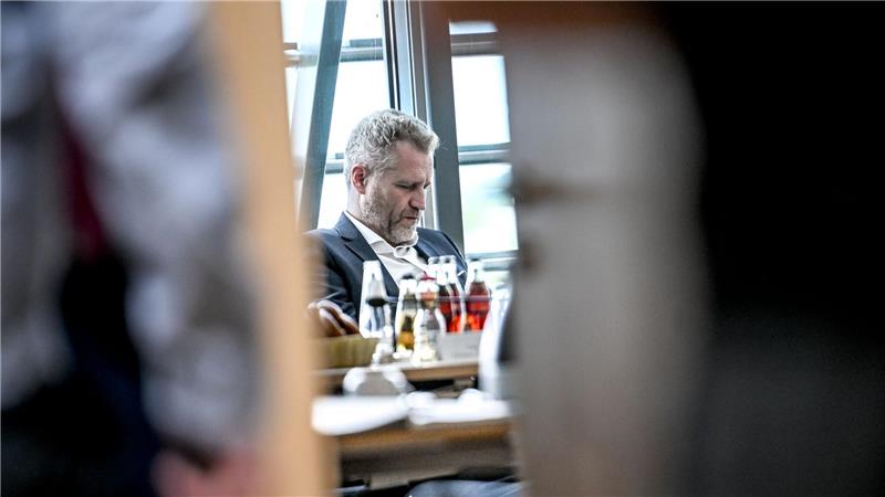 Wegen „Hitlergruß“-Collage: AfD-Politiker Bystron verurteilt AfD-Politiker Petr Bystron hatte die Fotocollage im Sommer 2022 im Internet geteilt - damals noch auf Twitter. (Archivbild)