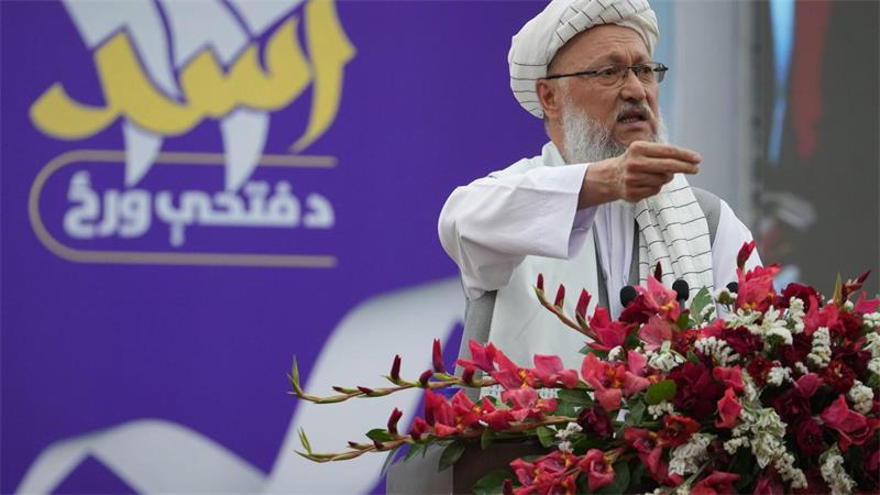 Afghanistan durchläuft heute eine schwere humanitäre Krise – der Zugang zu internationalen Hilfsmitteln ist auch wegen der Taliban-Herrschaft stark begrenzt.
