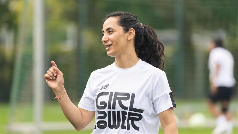 Jedes Training ein Statement für die Freiheit Afghanistans Fußball-Pionierin und Menschenrechtsaktivistin: Khalida Popal.