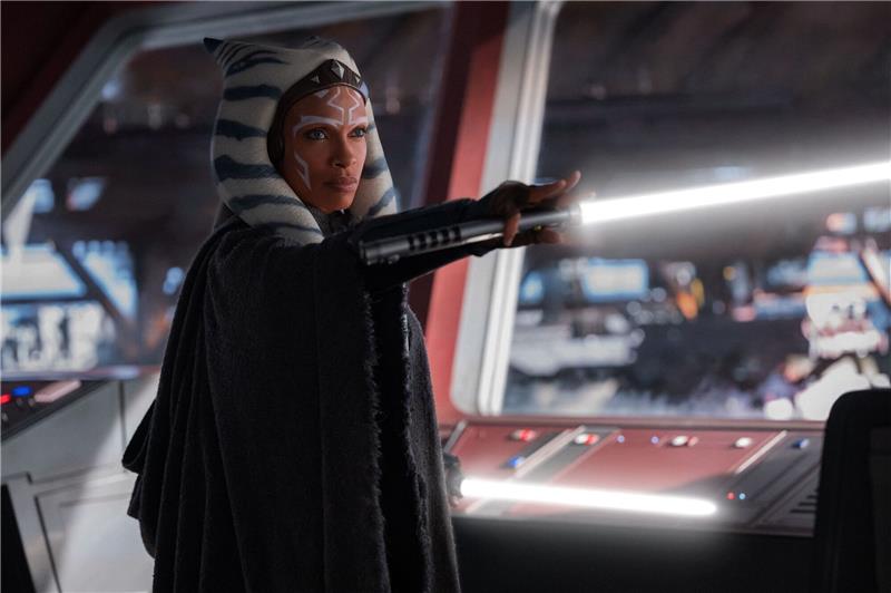 Ahsoka Tano (Rosario Dawson) in einer Szene aus "Ahsoka".