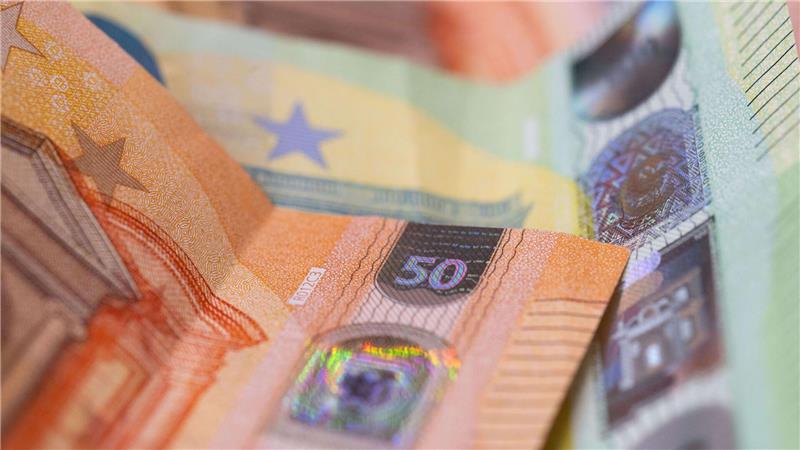 Trotz Krise: Dax-Konzerne zahlen Dividenden auf Rekordniveau Aktionäre können sich in der Dividendensaison über die Gewinnausschütungen freuen. (Archivbild)