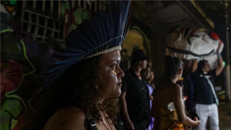 Aktivisten nehmen an einer Demonstration zur Verteidigung des Amazonasgebiets am Eröffnungstag der COP30 in Belem in Brasilien teil.