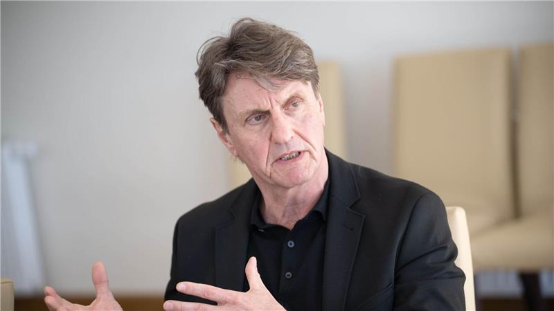 Ein Modell für das Land? Flüchtlingsunterkunft in Friesland Aktuell suchen weniger Menschen in Niedersachsen Schutz als noch 2023, sagt der Präsident der Landesaufnahmebehörde Klaus Dierker.
