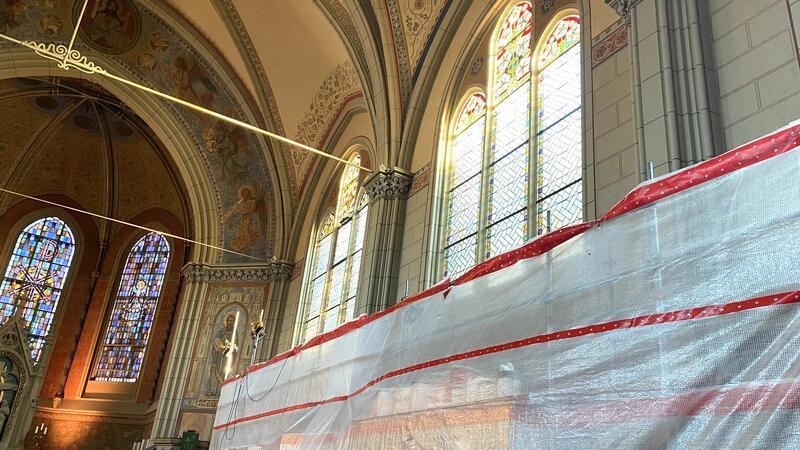 Bis 2026: Arbeiten an Harzburger Lutherkirche gehen weiter Aktuell wird an der Südwand der Lutherkirche die Quensen-Malerei freigelegt, danach werden die Arbeiten an der Westwand fortgesetzt.