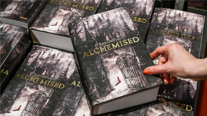 „Alchemised“ von SenLinYu stand mehrere Wochen auf Platz 1 der Bestseller-Liste.