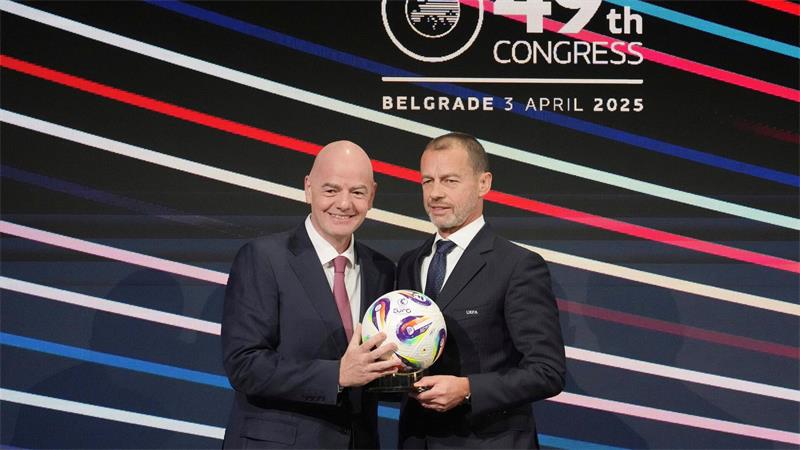 Ceferins Verzicht aus Kalkül: Maximaler Druck auf Infantino Aleksander Ceferin (r) will kein FIFA-Präsident werden, Gianni Infantino soll es seiner Meinung nach aber nicht bleiben. (Archivbild)