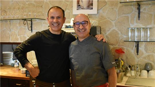 Das Foto zeigt Alessandro und Mimmo Carrozzo im Restaurant „Rigoletto“.