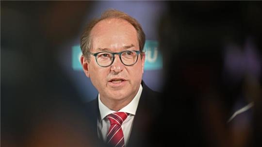 Alexander Dobrindt will auch die Zahlung von Bürgergeld an Kriegsflüchtlinge aus der Ukraine beenden.