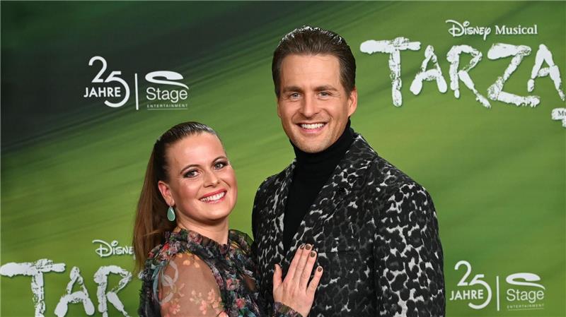Alexander Klaws will mit Sohn durch den Dschungel fliegen Alexander Klaws und seine Ehefrau Nadja Scheiwiller haben sich 2010 beim Musical „Tarzan“ kennengelernt. (Archivbild)