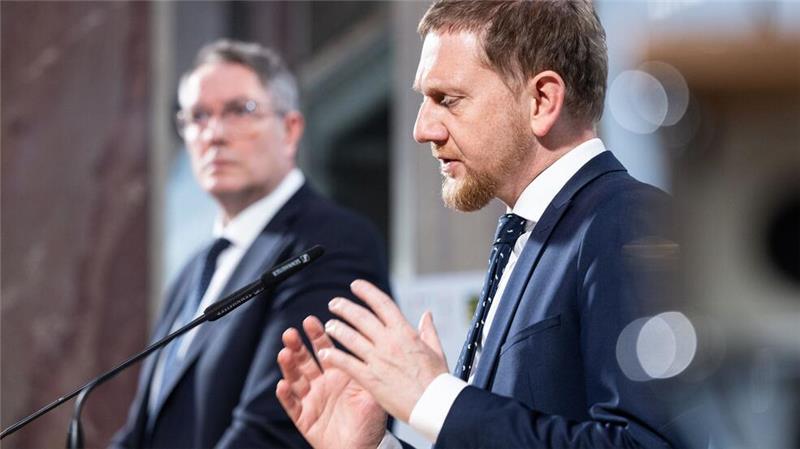 Wirtschaftskrise: Länder fordern „kraftvolles Umsteuern“ Alexander Schweitzer aus Rheinland-Pfalz für die SPD-Länder, Michael Kretschmer (CDU) aus Sachsen als Vorsitzender der Ministerpräsidentenkonferenz: In vielen Zielen sind sie sich einig.