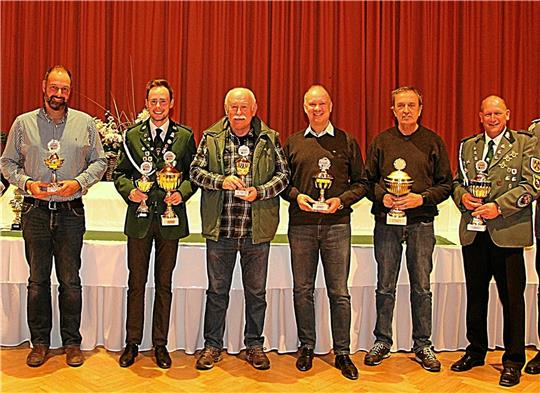 Alexander Waack, Philip Klingenberg, Waldemar Sodtke, Frank Niens, Uwe Gerloff, Uwe Humm. Fotos: Hohaus