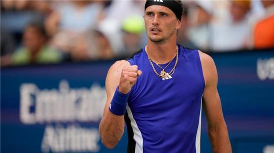 Alexander Zverev bejubelt den Einzug in die dritte Runde.