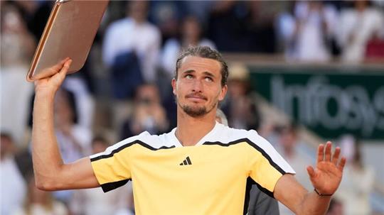 Alexander Zverev hat das French-Open-Finale gegen den Spanier Carlos Alcaraz nach fünf Sätzen verloren.