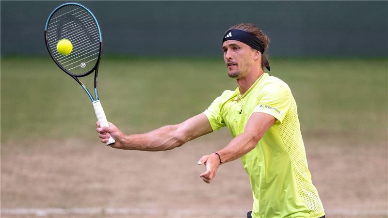 Zverev in Halle nach Kraftakt im Viertelfinale Alexander Zverev hat sich in Halle ins Viertelfinale gekämpft.