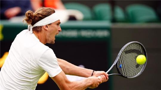 Alexander Zverev ist ohne Probleme in die zweite Wimbledon-Runde eingezogen.