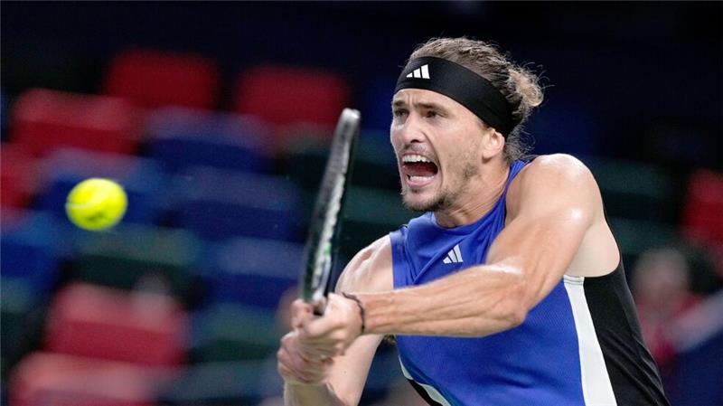 Zverev scheidet im Achtelfinale von Shanghai aus Alexander Zverev kämpft auch gegen seinen Lungen-Probleme.