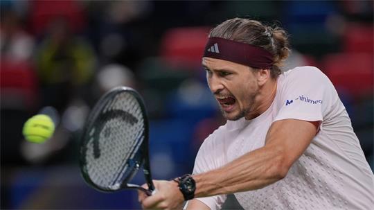 Alexander Zverev steht im Halbfinale von Shanghai. (Archivbild)