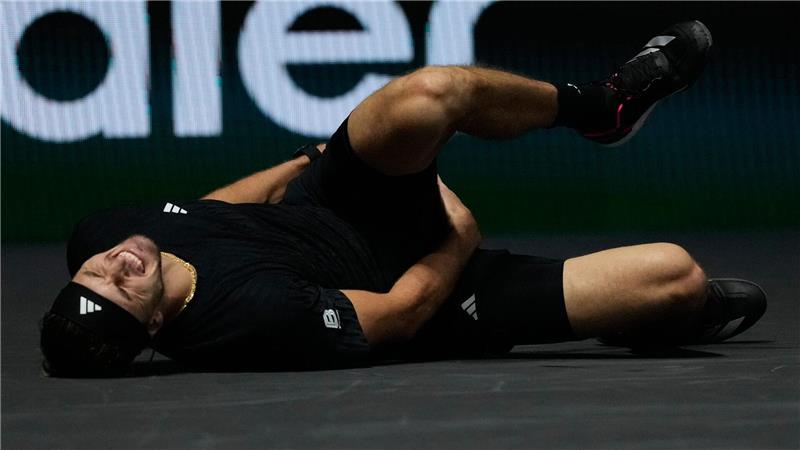 Alexander Zverev stürzte während des Matches.