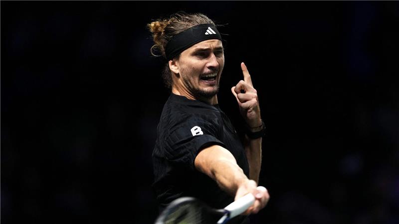 Zverev beißt sich durch: Einzug ins Achtelfinale von Paris Alexander Zverev tat sich in seinem Auftaktmatch in Paris schwer.